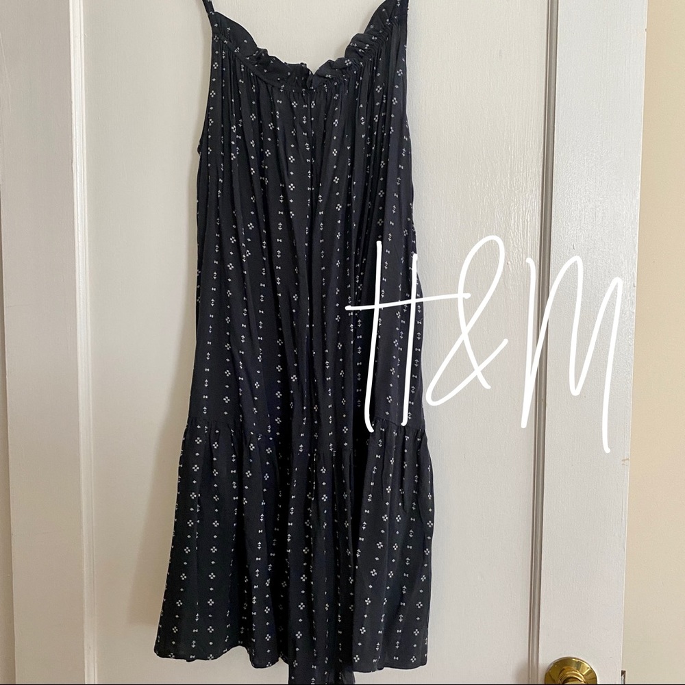 NWT H&M // black patterned dress